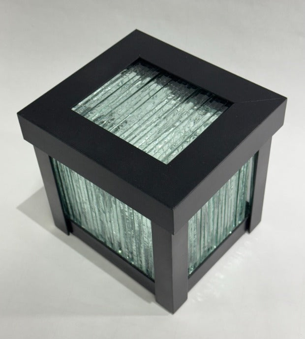the edge-Glass Box