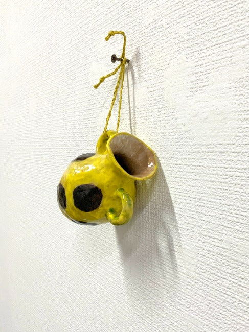 黄色い壺